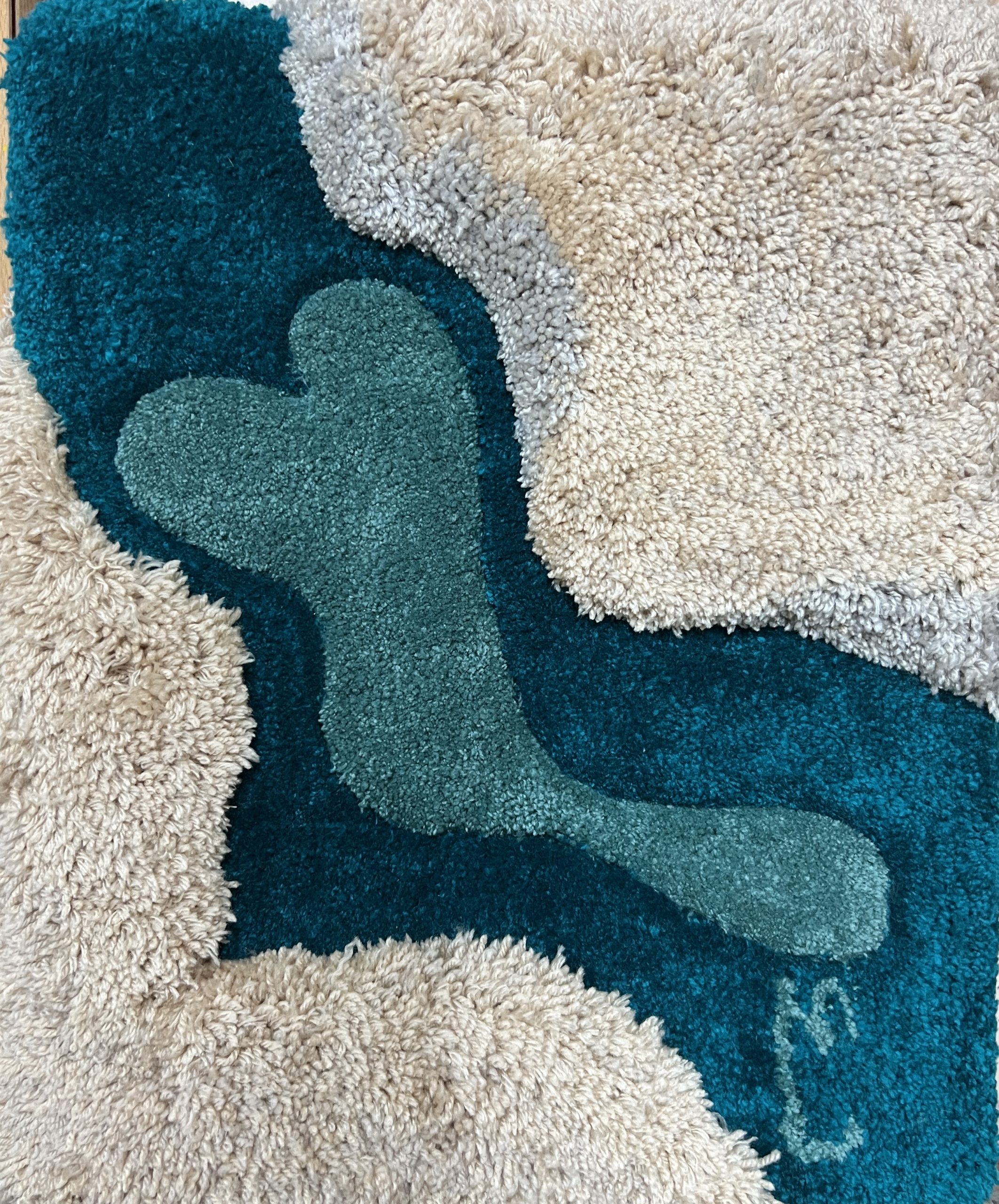 Détail de la texture et des reliefs en laine du tableau tufting petit format Mini dunes